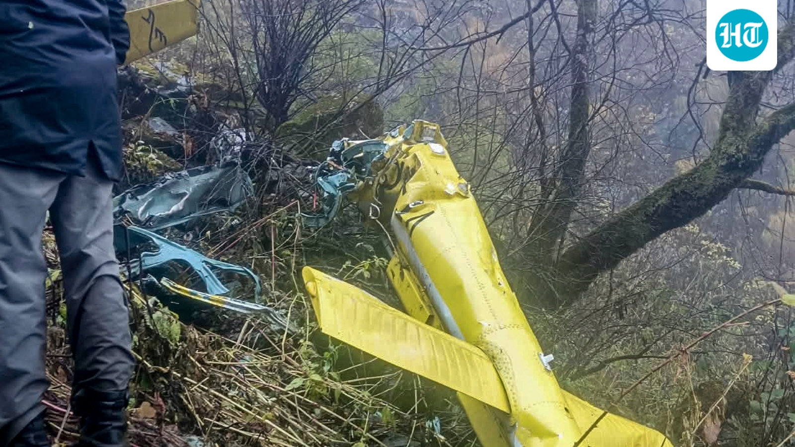 जोशीमठ के पास हेलिकॉप्टर दुर्घटना के बाद बचाव दल ने 6 शवों की तलाश फिर से शुरू की